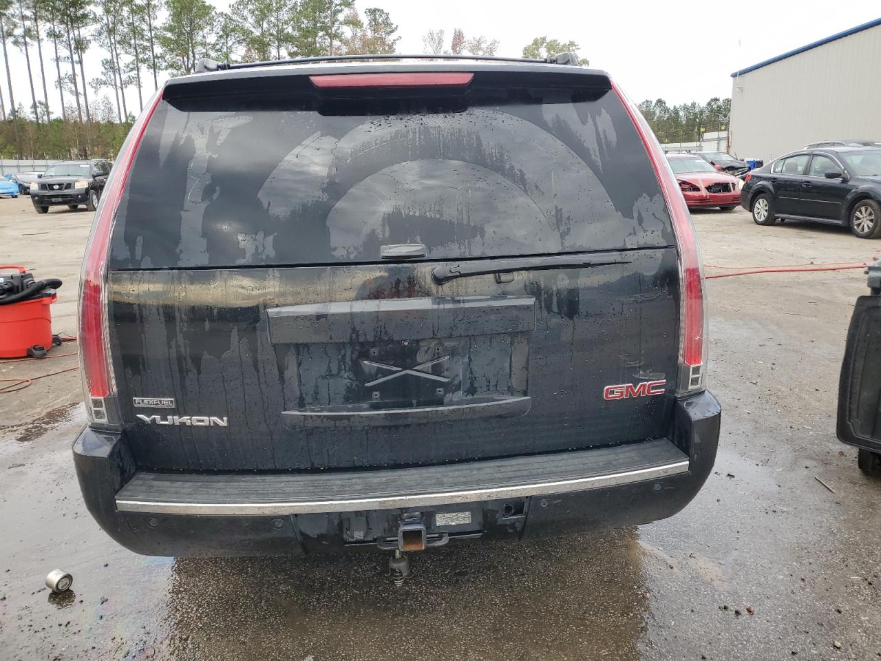 2009 GMC Yukon VIN 1GKFC03289R303068 Copart auction photo, front end damage thumbnail 6