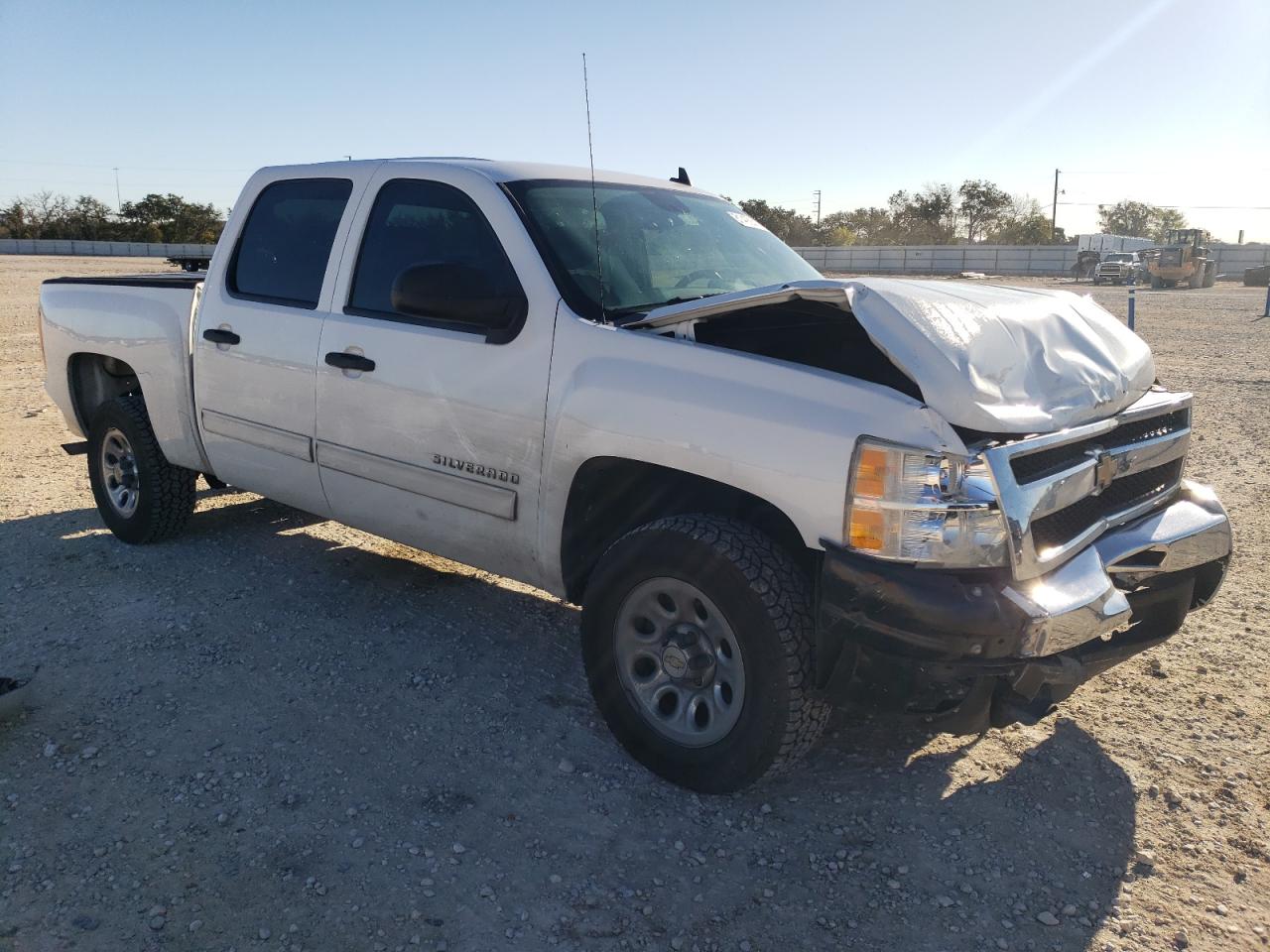 2011 Chevrolet Silverado VIN 3GCPCREA8BG383020 Copart auction photo, front end / rear end damage thumbnail 4