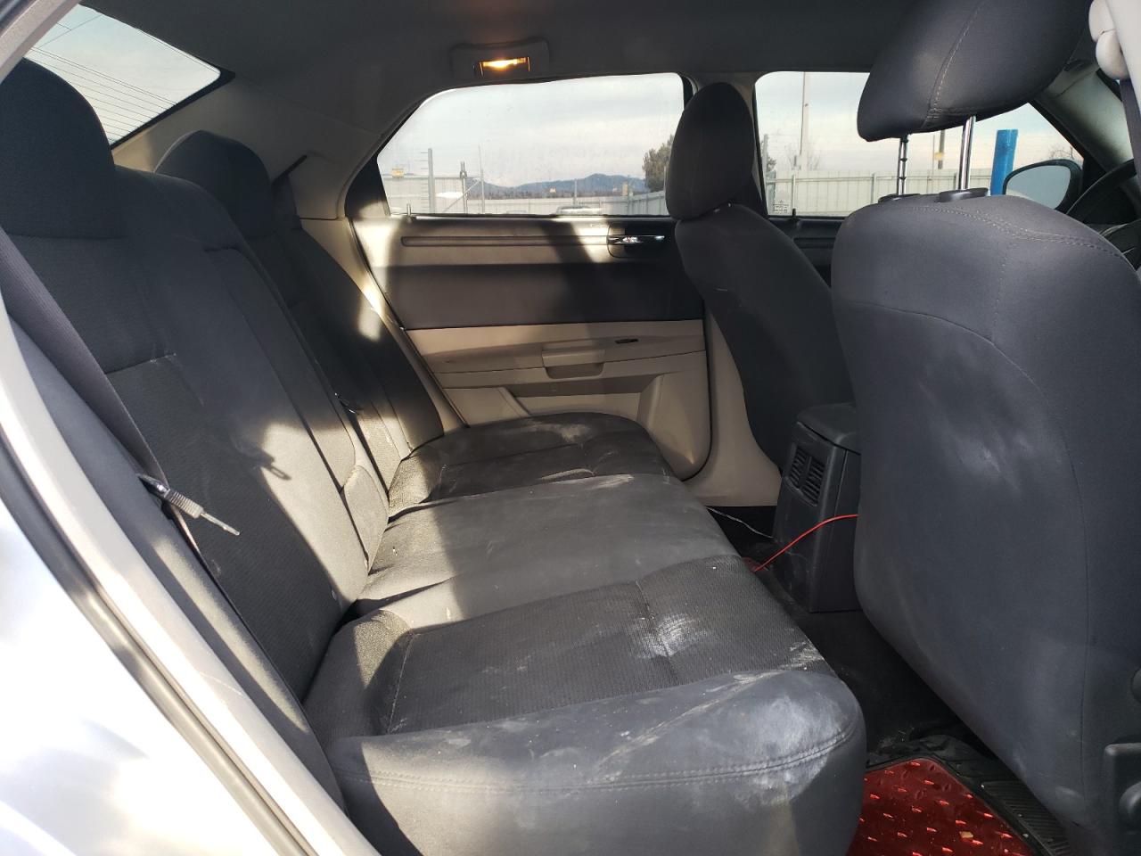 2006 Chrysler 300 VIN 2C3KA43R16H138209 Copart auction photo, rear end / hail damage thumbnail 10