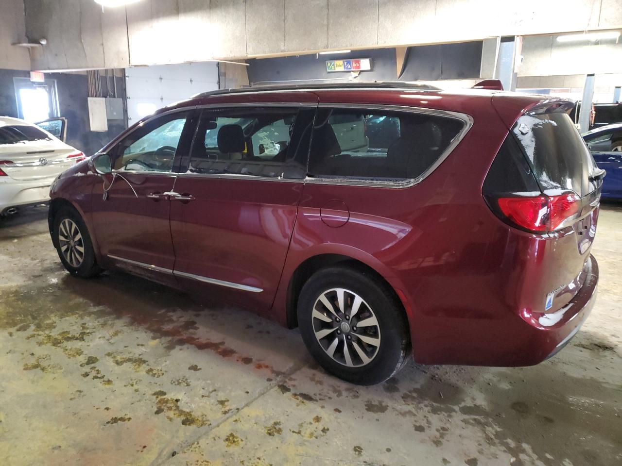 2020 Chrysler Pacifica VIN 2C4RC1N75LR102320 Copart auction photo, front end / minor dent/scratches damage thumbnail 2