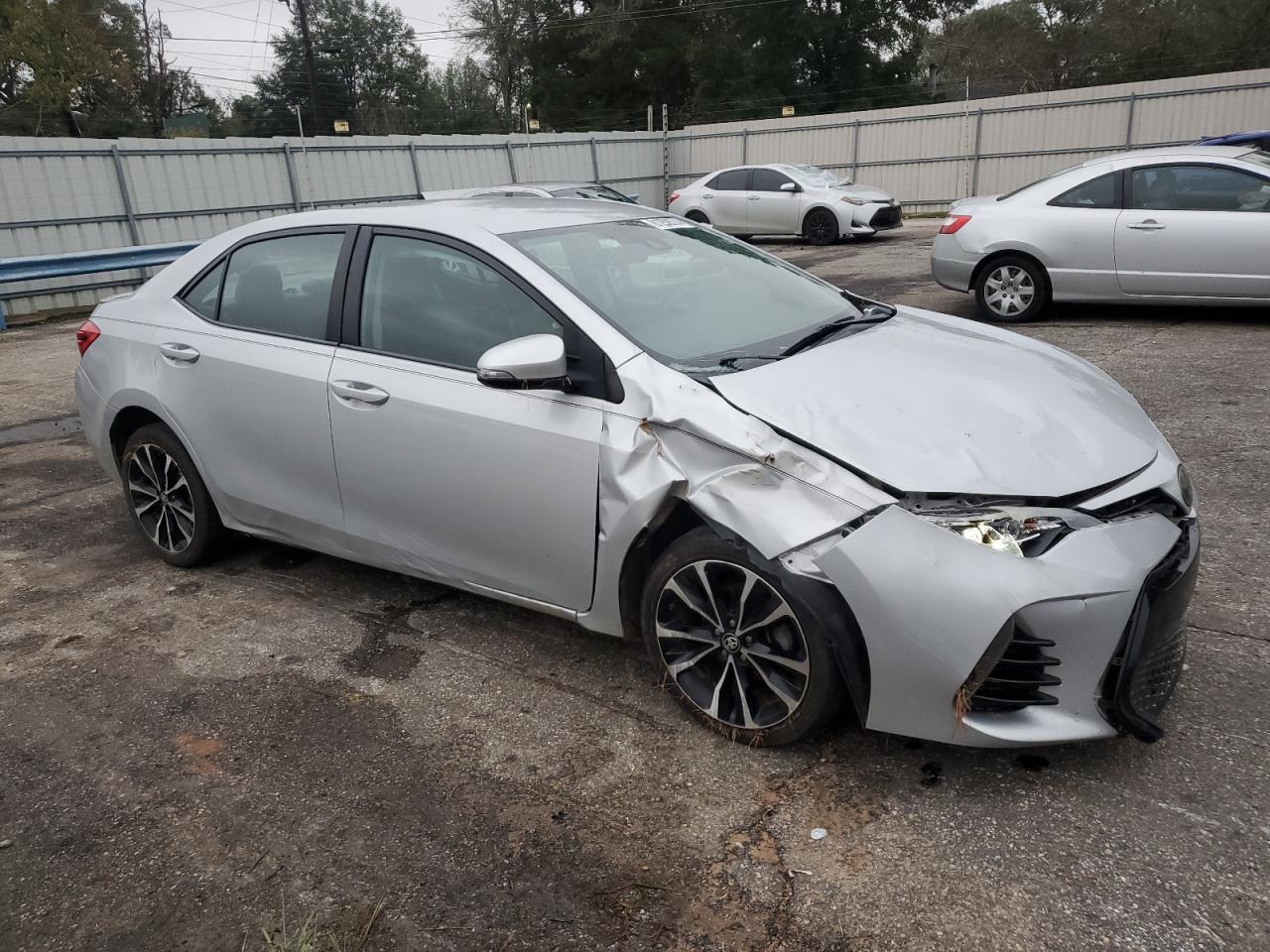 2018 Toyota Corolla VIN 5YFBURHE1JP788473 Copart auction photo, front end / side damage thumbnail 4