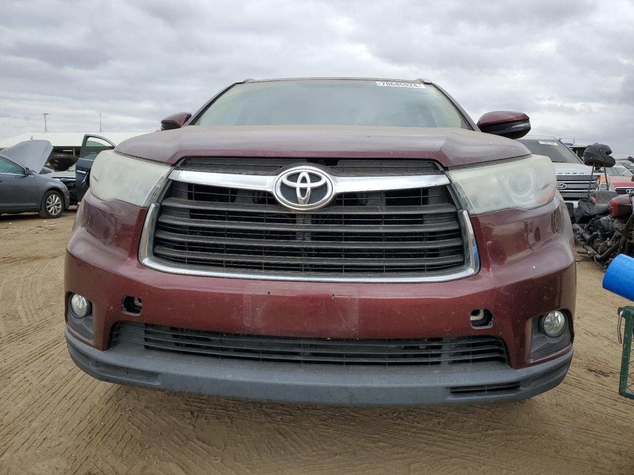 2015 Toyota Highlander VIN 5TDJKRFH4FS112693 Copart auction photo, rear end damage thumbnail 5
