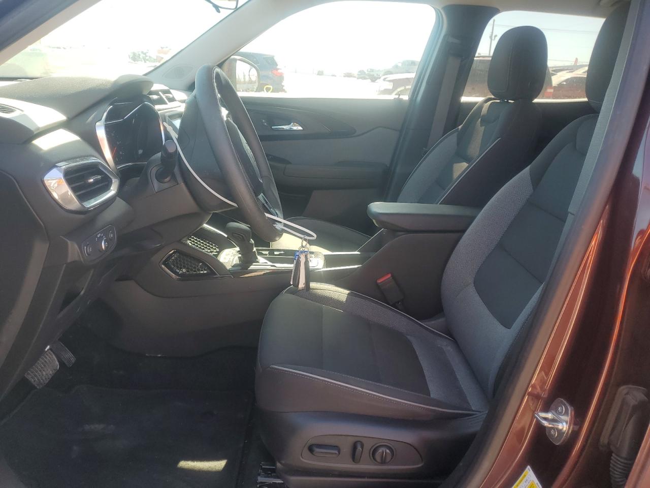 2022 Chevrolet TrailBlazer VIN KL79MPS23NB015670 Copart auction photo, side / minor dent/scratches damage thumbnail 7