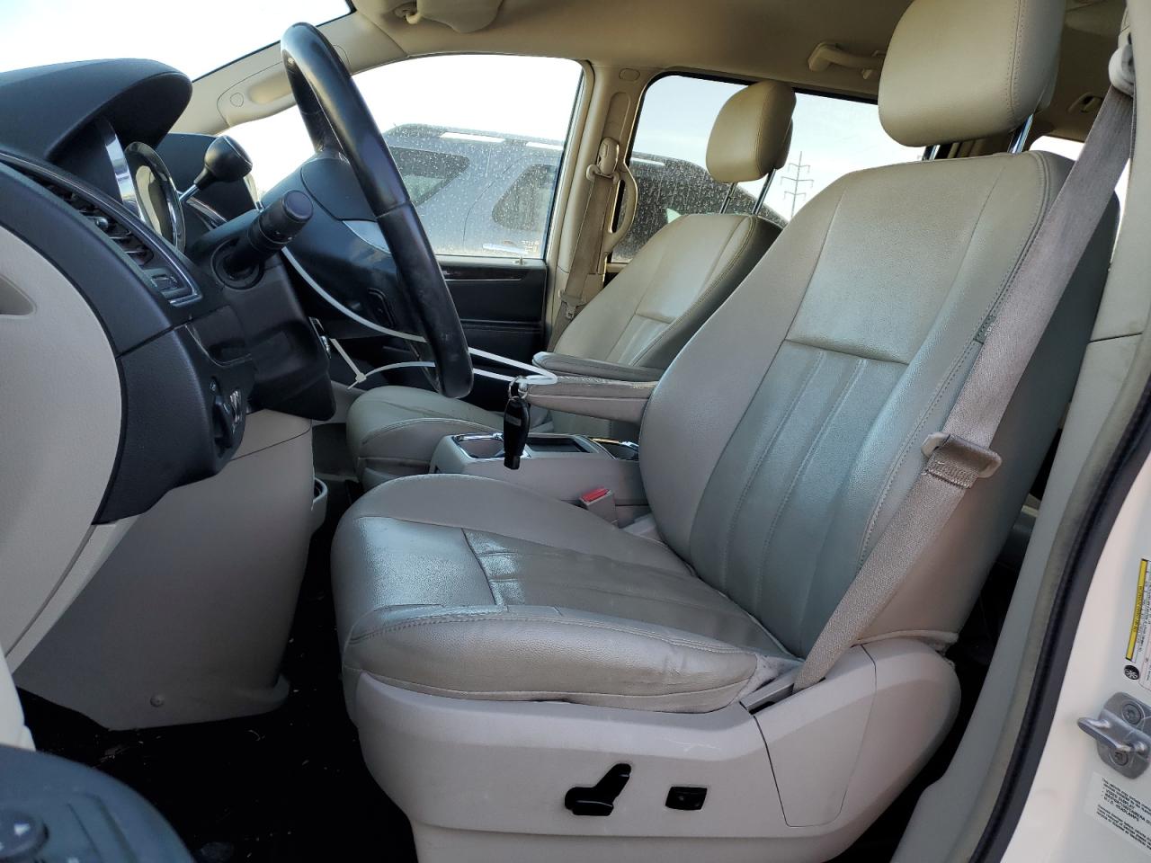 2013 Chrysler Town & Country VIN 2C4RC1BG6DR556310 Copart auction photo, rear end / front end damage thumbnail 7