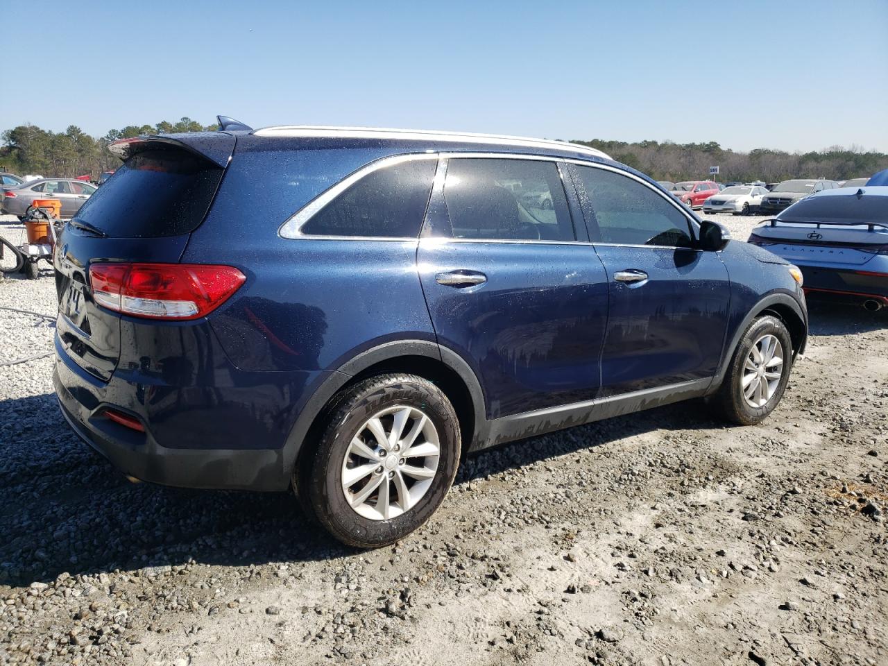 2018 KIA Sorento VIN 5XYPG4A3XJG399361 Copart auction photo, front end damage thumbnail 3