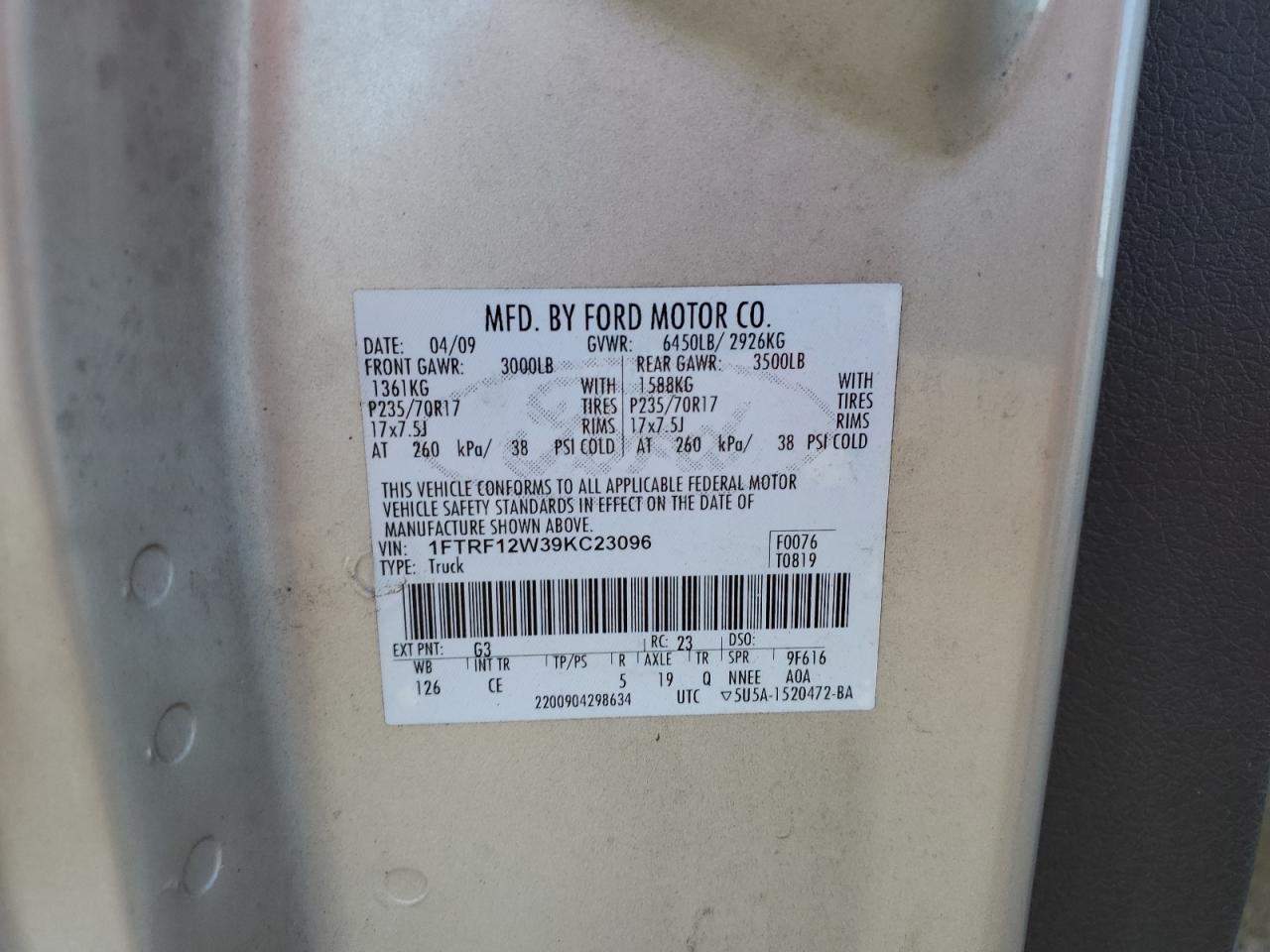 2009 Ford F-150 VIN 1FTRF12W39KC23096 Copart auction photo, all over damage thumbnail 14