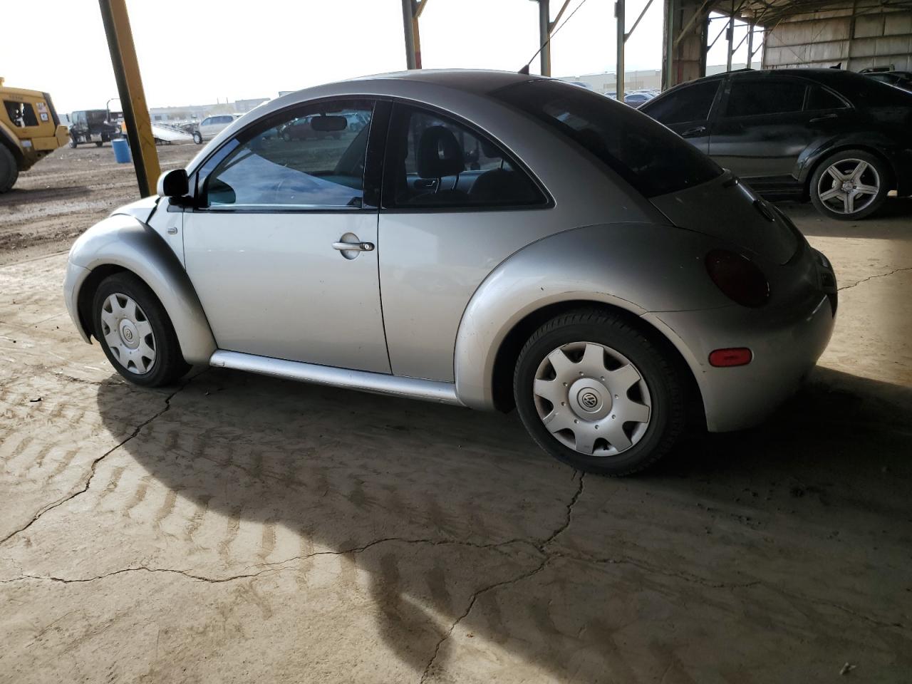 2000 Volkswagen Beetle VIN 3VWCF21CXYM473832 Copart auction photo, front end / minor dent/scratches damage thumbnail 2