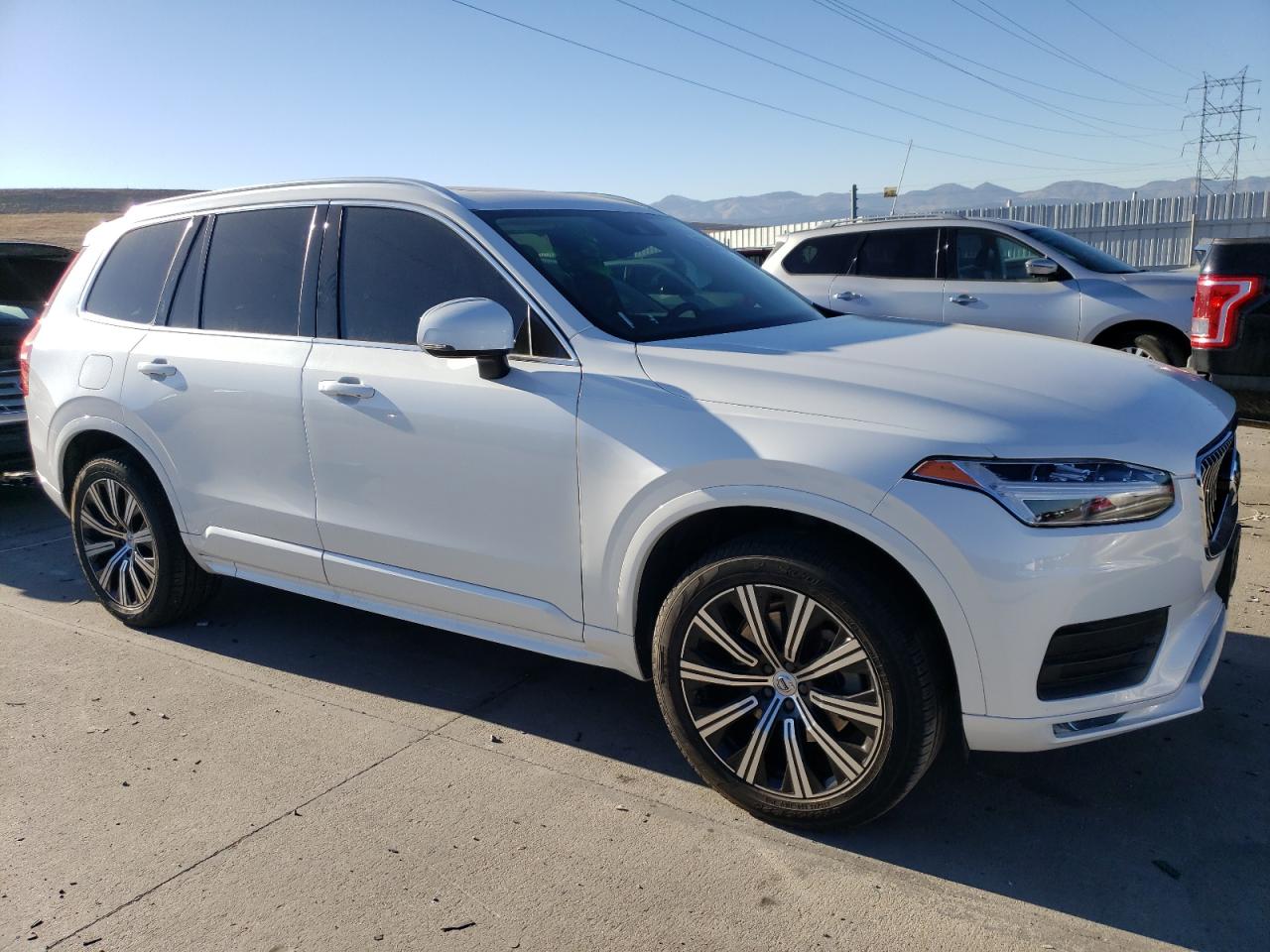 2020 Volvo XC90 VIN YV4102PK9L1535721 Copart auction photo, side / rear end damage thumbnail 4
