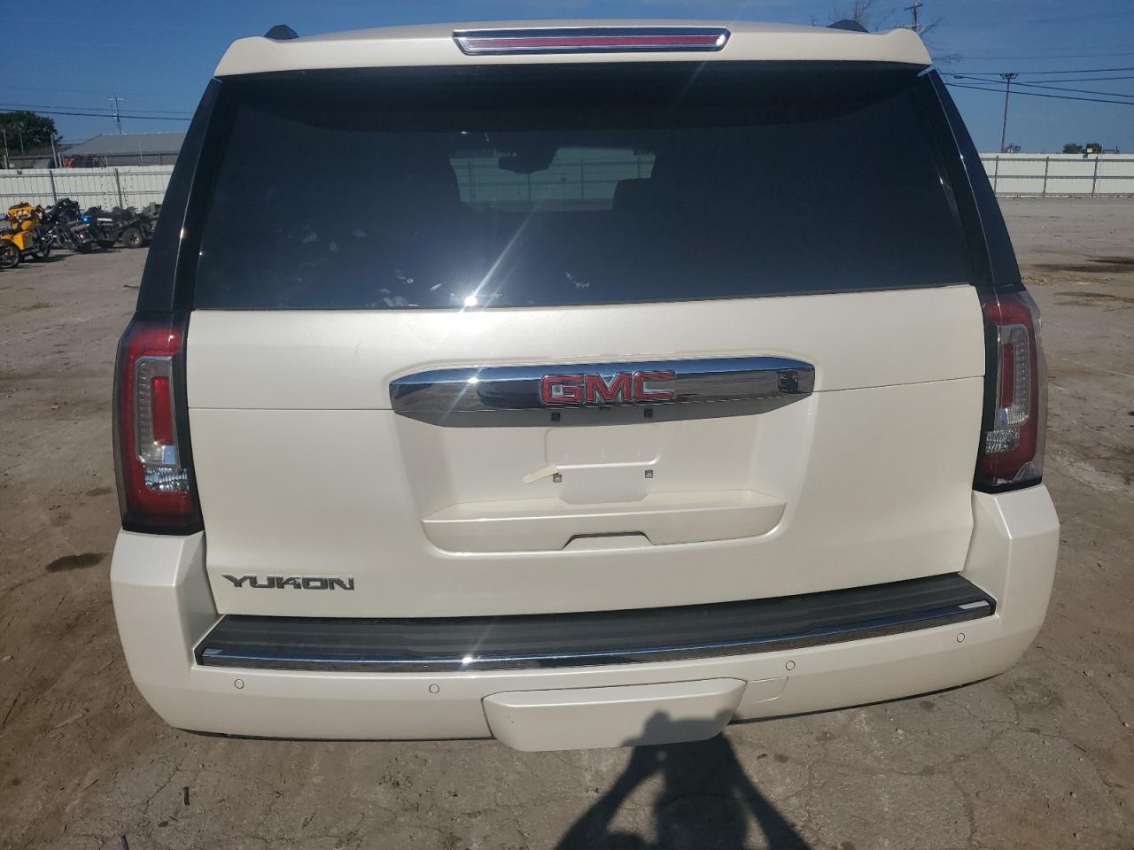 2015 GMC Yukon VIN 1GKS2CKJ9FR594736 Copart auction photo, side damage thumbnail 6