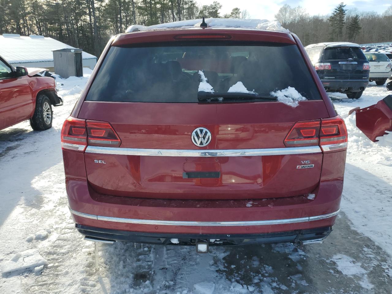 2018 Volkswagen Atlas VIN 1V2RR2CA2JC581285 Copart auction photo, undercarriage / side damage thumbnail 6