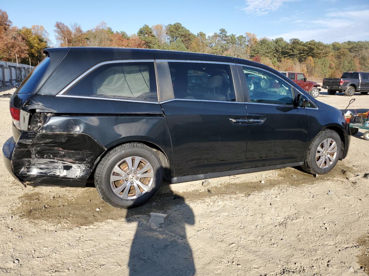 2014 Honda Odyssey VIN 5FNRL5H61EB008668 Copart auction photo, rear end / front end damage thumbnail 3