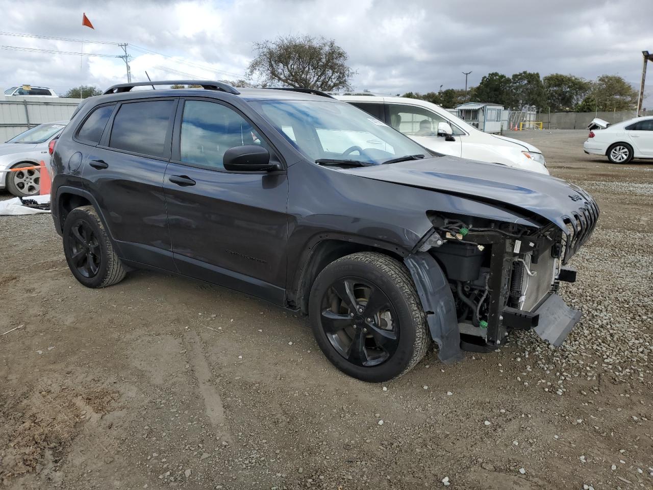2017 Jeep Grand Cherokee VIN 1C4PJLAB2HW617213 Copart auction photo, front end damage thumbnail 4