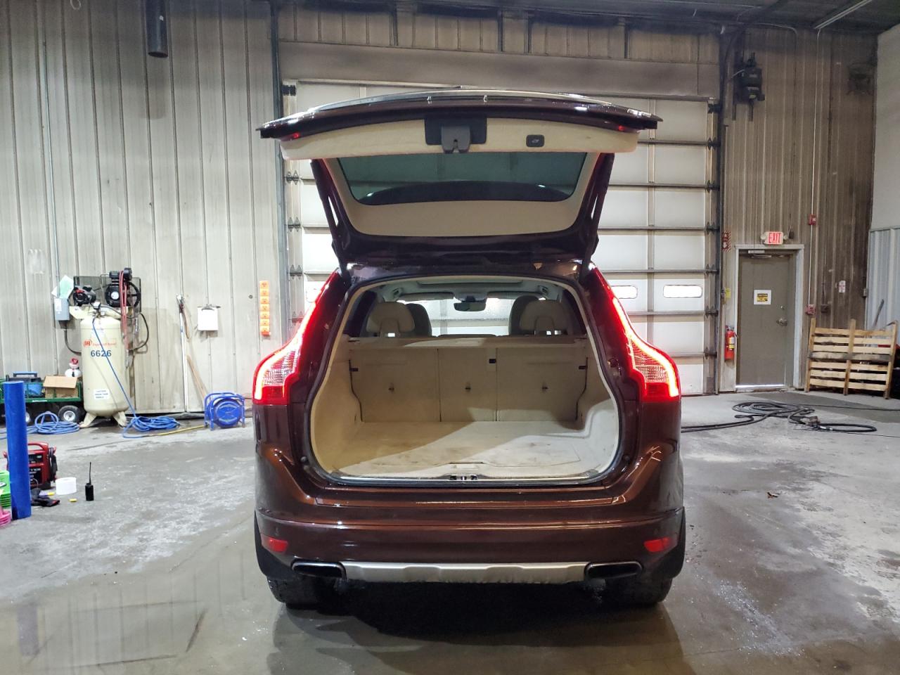 2015 Volvo XC60 VIN YV4612RK3F2677464 Copart auction photo, minor dent/scratches damage thumbnail 6