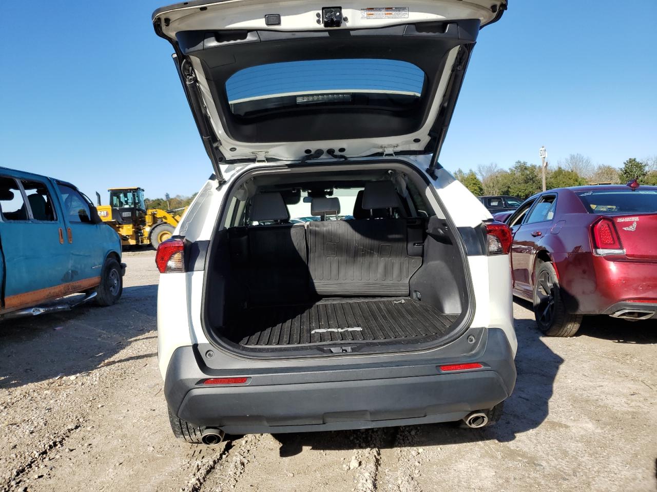 2022 Toyota RAV 4 VIN 2T3C1RFV2NW226464 Copart auction photo, front end damage thumbnail 6
