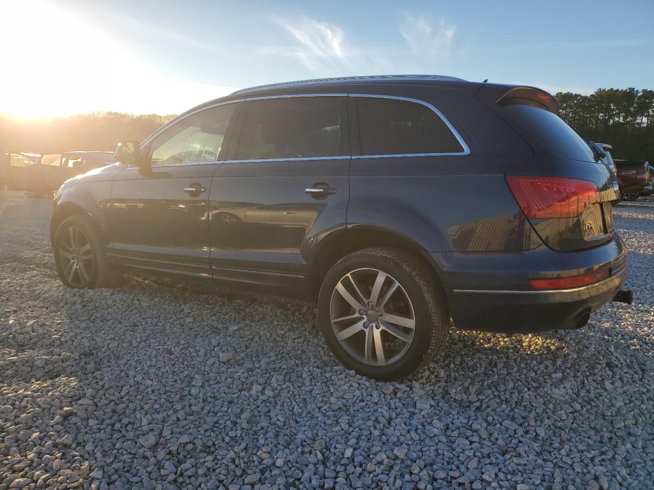 2015 Audi Q7 VIN WA1LGAFE3FD019073 Copart auction photo, front end / minor dent/scratches damage thumbnail 2