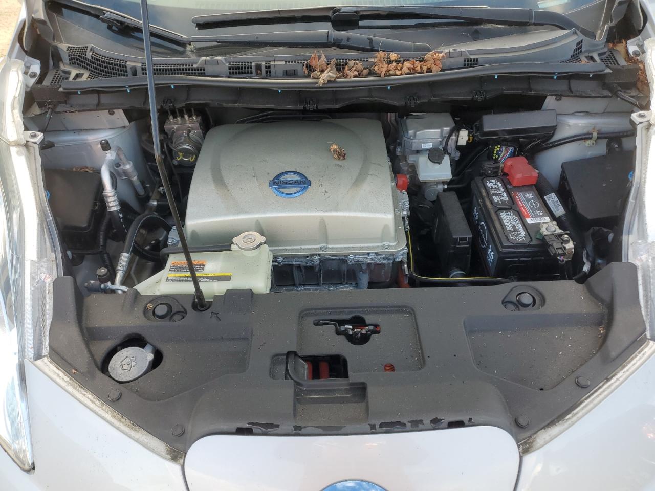 2015 Nissan Leaf VIN 1N4AZ0CP7FC334638 Copart auction photo, front end damage thumbnail 11