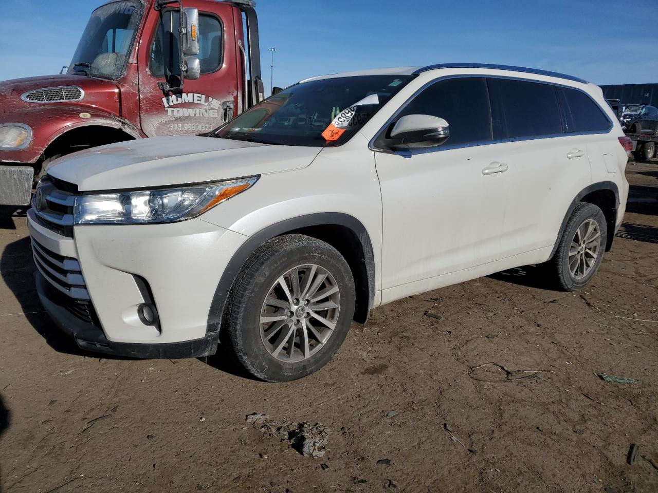 2018 Toyota Highlander VIN 5TDJZRFH8JS843597
