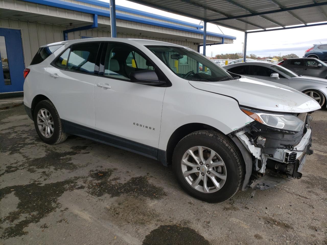 2018 Chevrolet Equinox VIN 2GNAXREV5J6255381 Copart auction photo, front end damage thumbnail 4