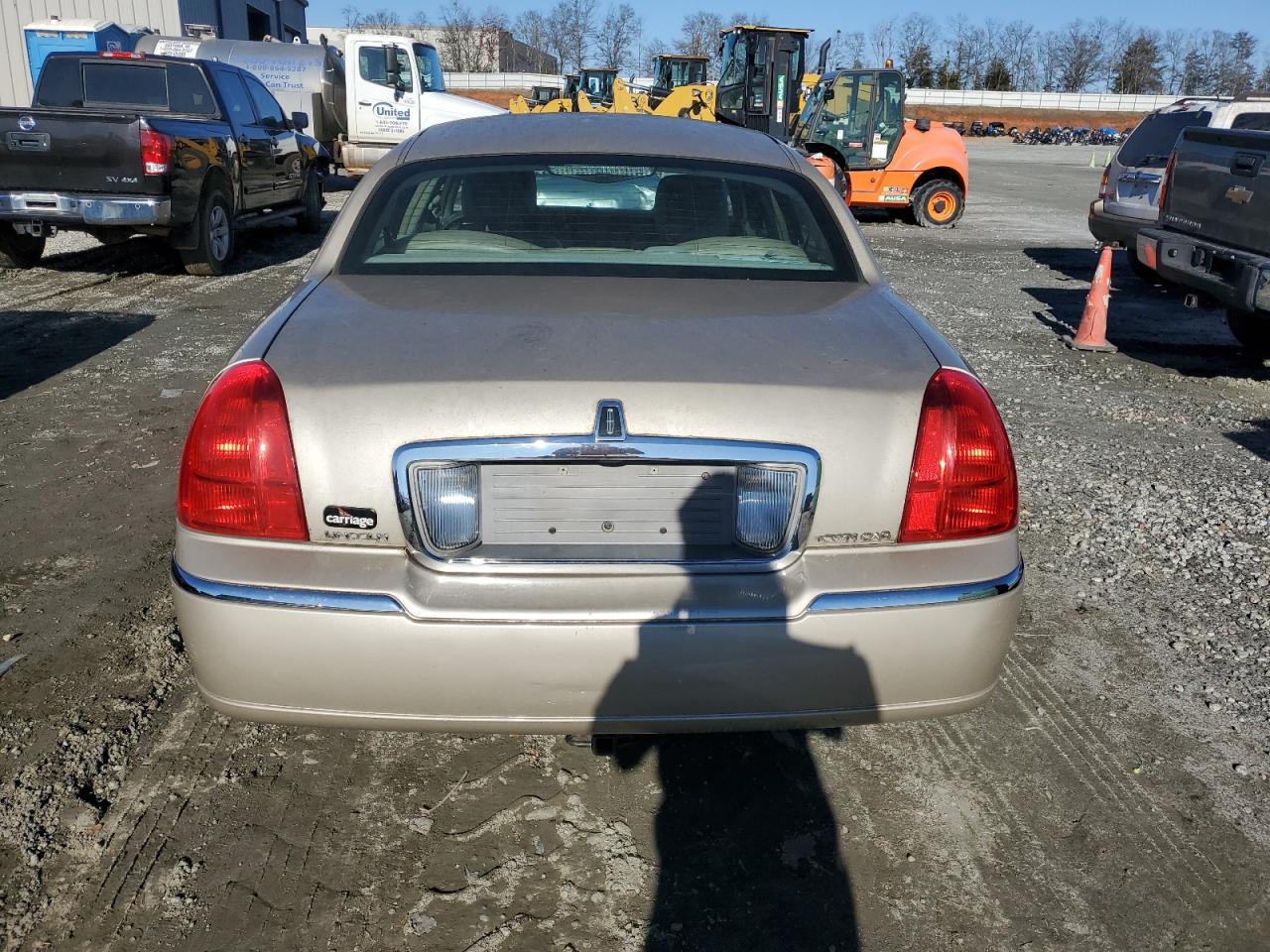 2011 Lincoln Town Car VIN 2LNBL8CVXBX759163 Copart auction photo, front end damage thumbnail 6