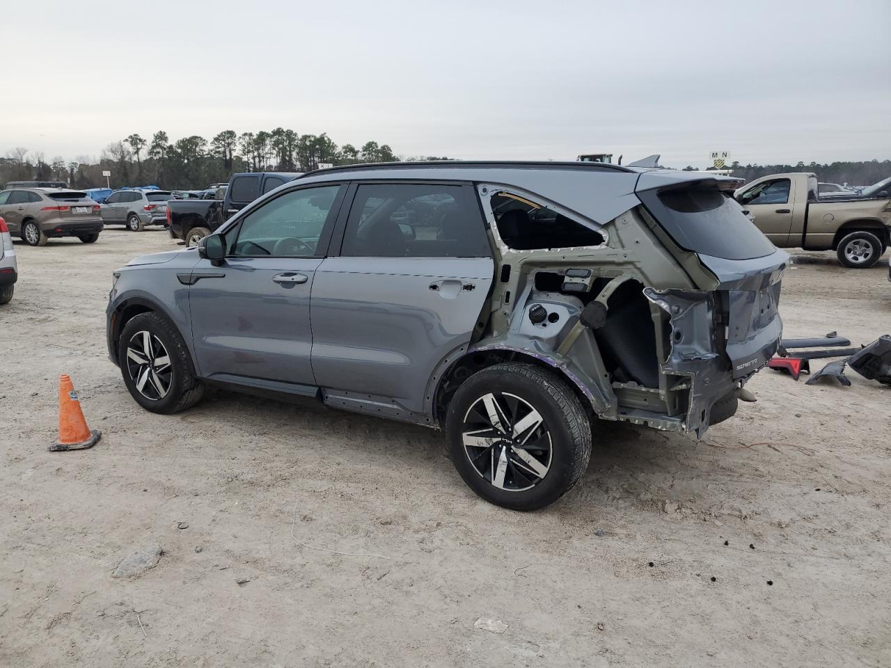 2023 KIA Sorento VIN 5XYRL4LC4PG181815 Copart auction photo, rear end / side damage thumbnail 2