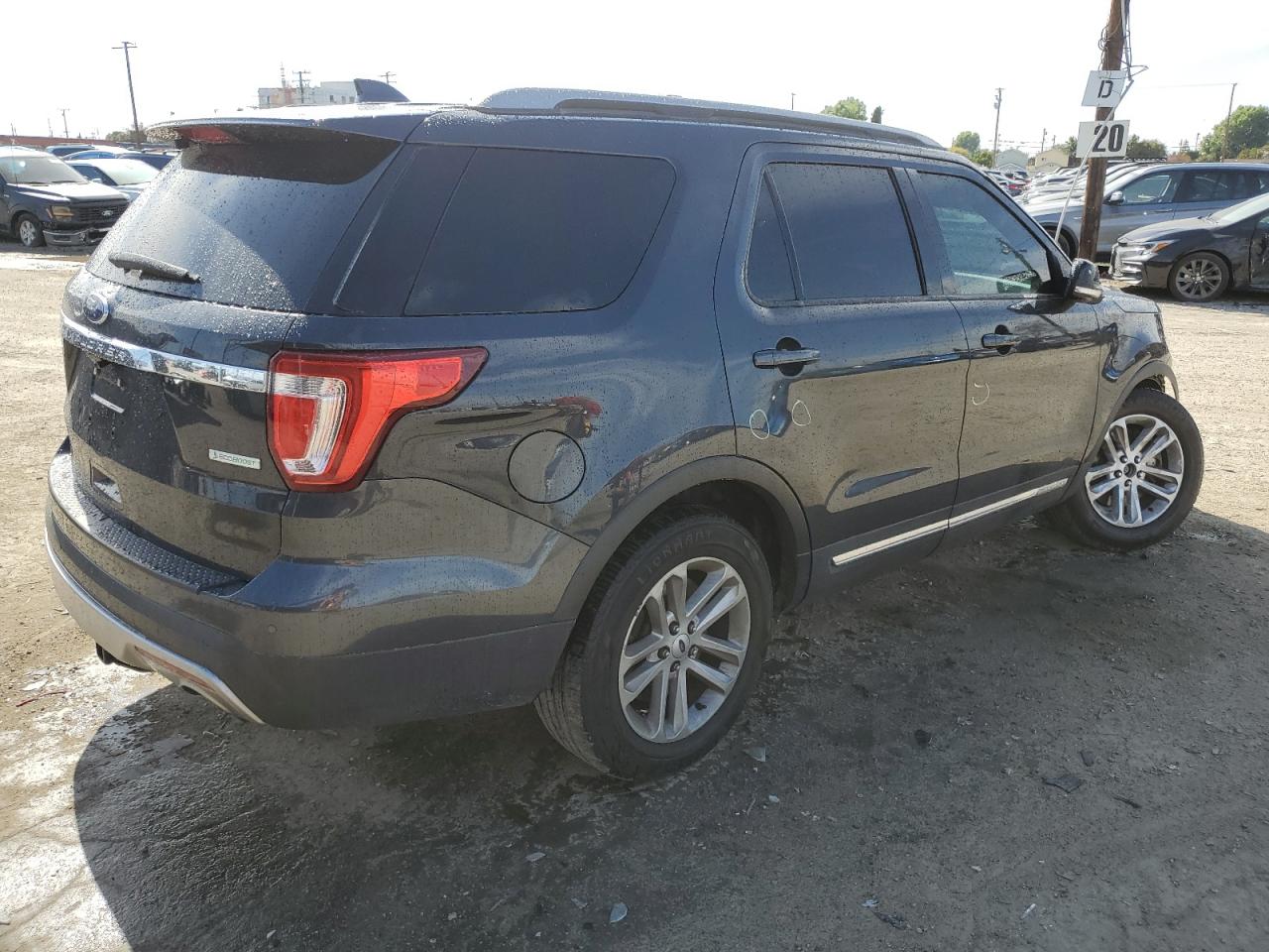 2017 Ford Explorer VIN 1FM5K7DH7HGC21845 Copart auction photo, front end damage thumbnail 3