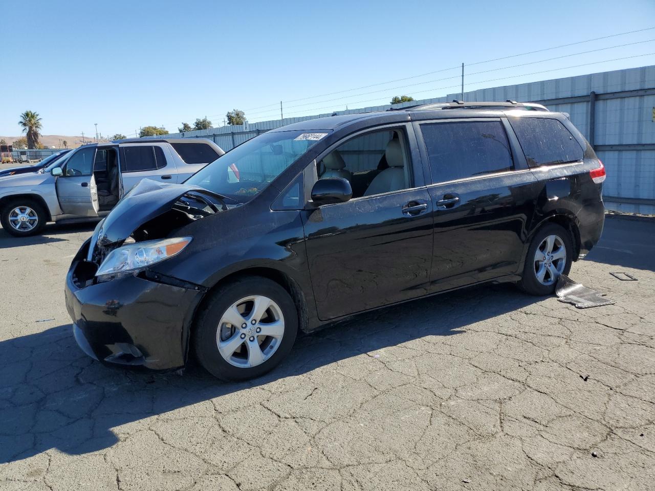 2011 Toyota Sienna VIN 5TDKK3DC6BS170274