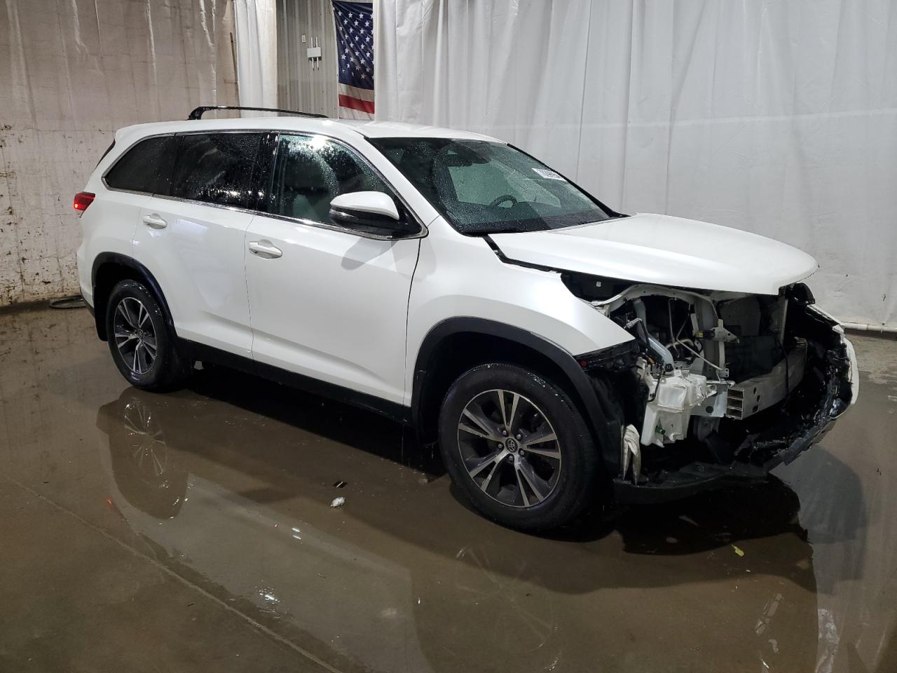 2019 Toyota Highlander VIN 5TDBZRFHXKS700494 Copart auction photo, front end damage thumbnail 4