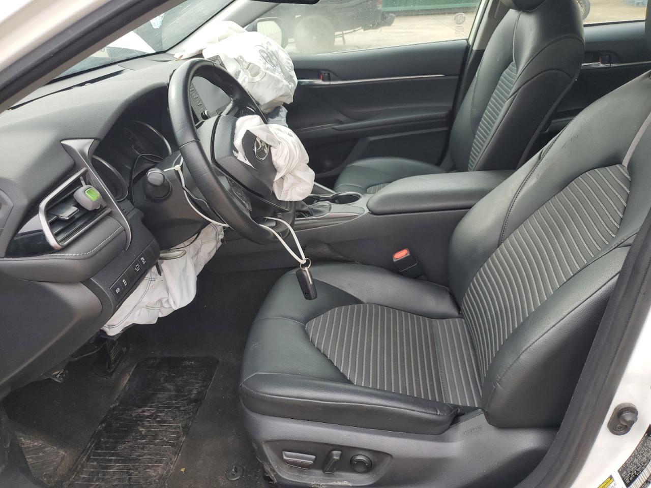 2021 Toyota Camry VIN 4T1G11AKXMU587366 Copart auction photo, front end / side damage thumbnail 7