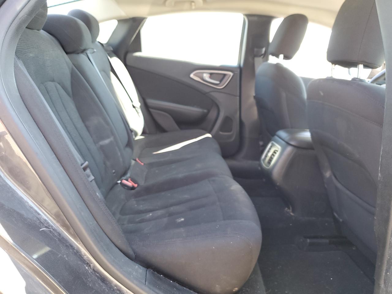 2015 Chrysler 200 VIN 1C3CCCAB7FN696569 Copart auction photo, front end / side damage thumbnail 10