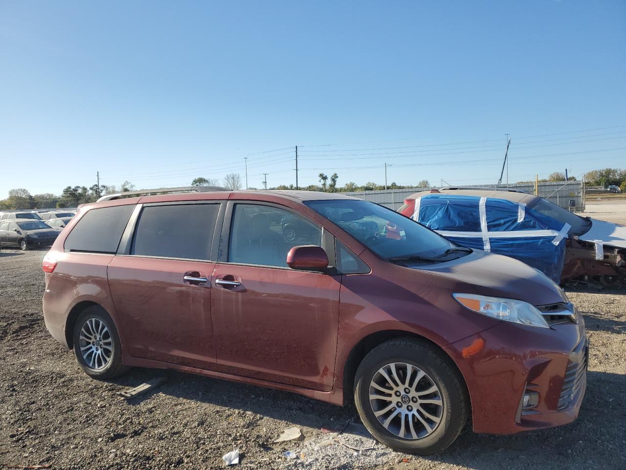 2020 Toyota Sienna VIN 5TDYZ3DC5LS025864 Copart auction photo, rear end / side damage thumbnail 4