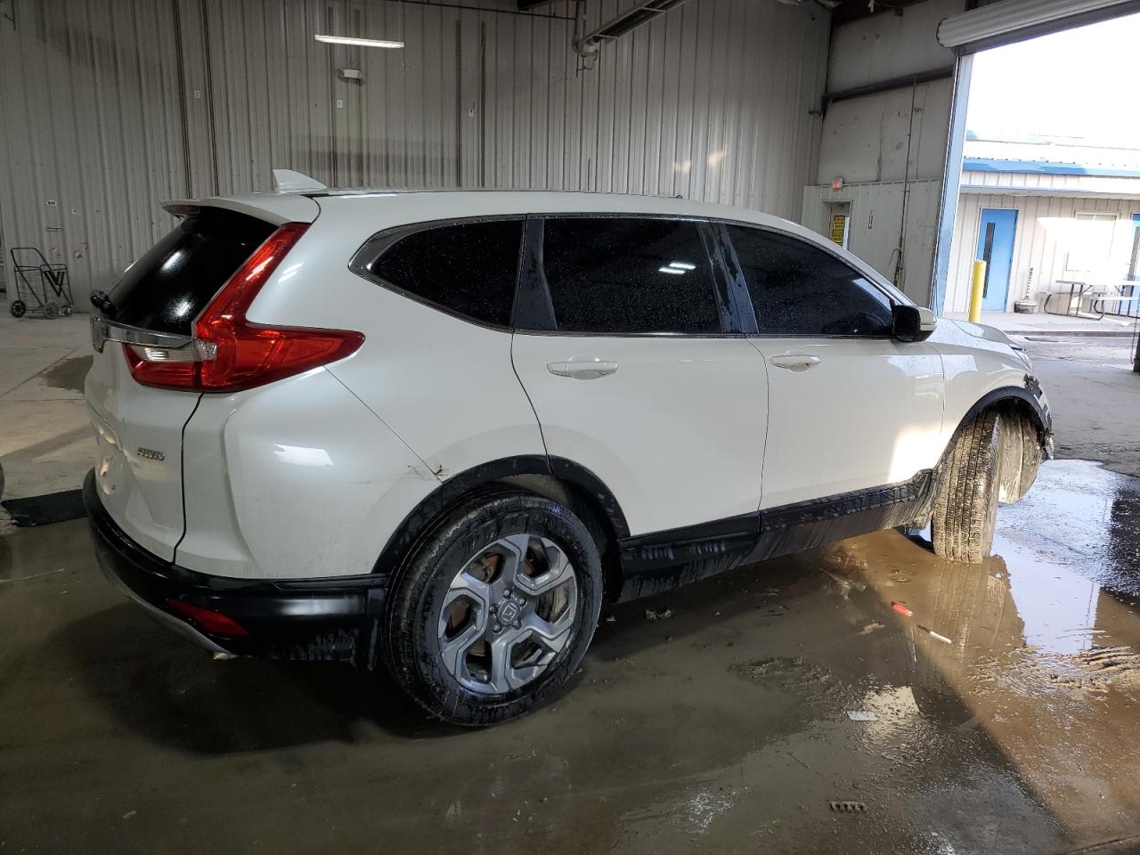 2019 Honda CR-V VIN JHLRW2H57KX019496 Copart auction photo, front end / minor dent/scratches damage thumbnail 3