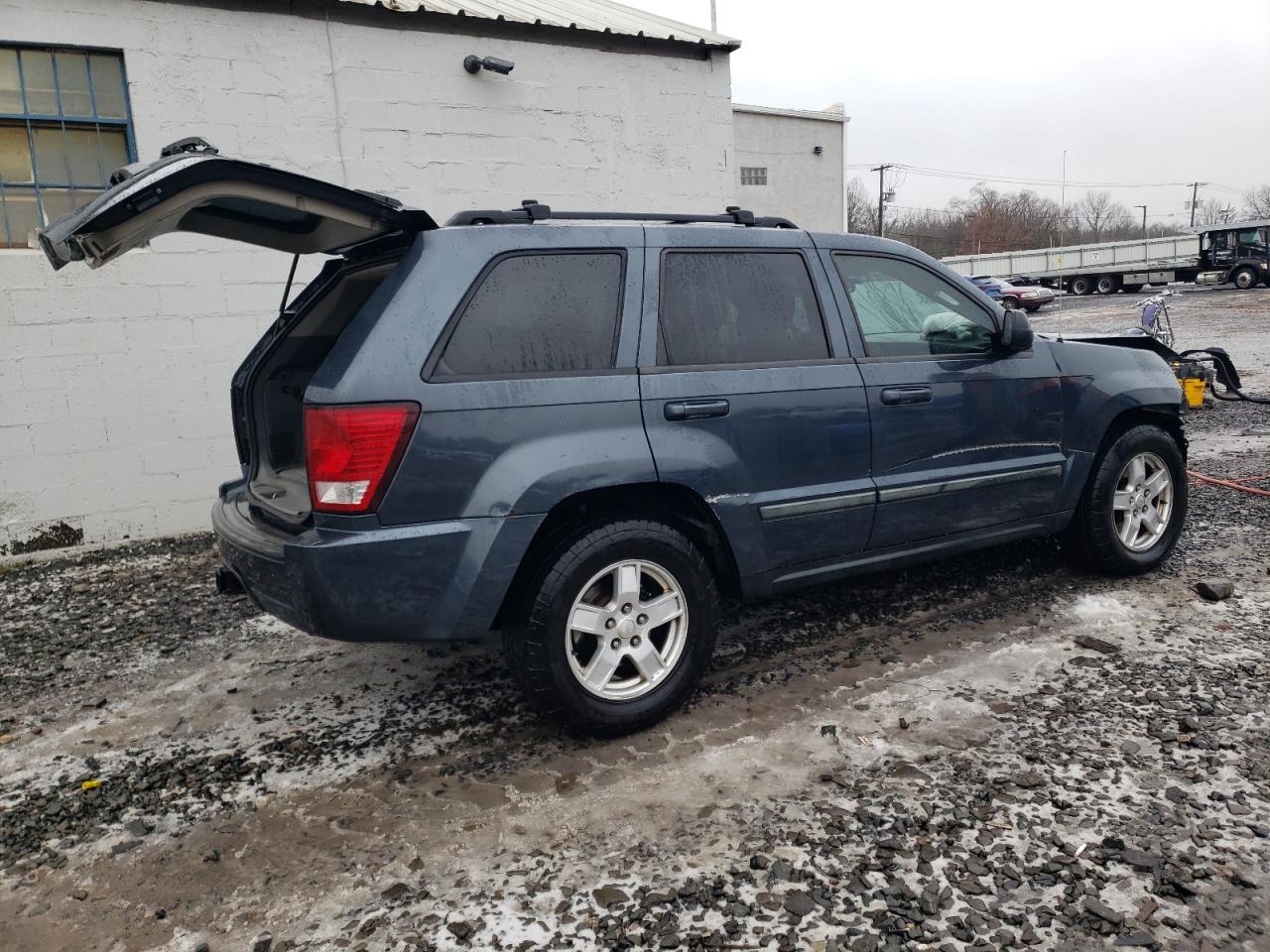 2007 Jeep Grand Cherokee VIN 1J8GR48K47C657564 Copart auction photo, front end damage thumbnail 3