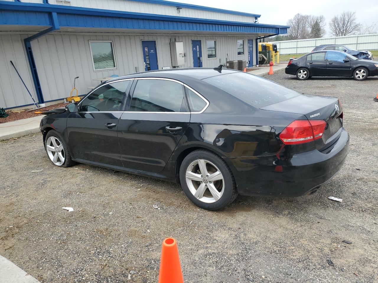 2015 Volkswagen Passat VIN 1VWBS7A35FC007017 Copart auction photo, front end / minor dent/scratches damage thumbnail 2