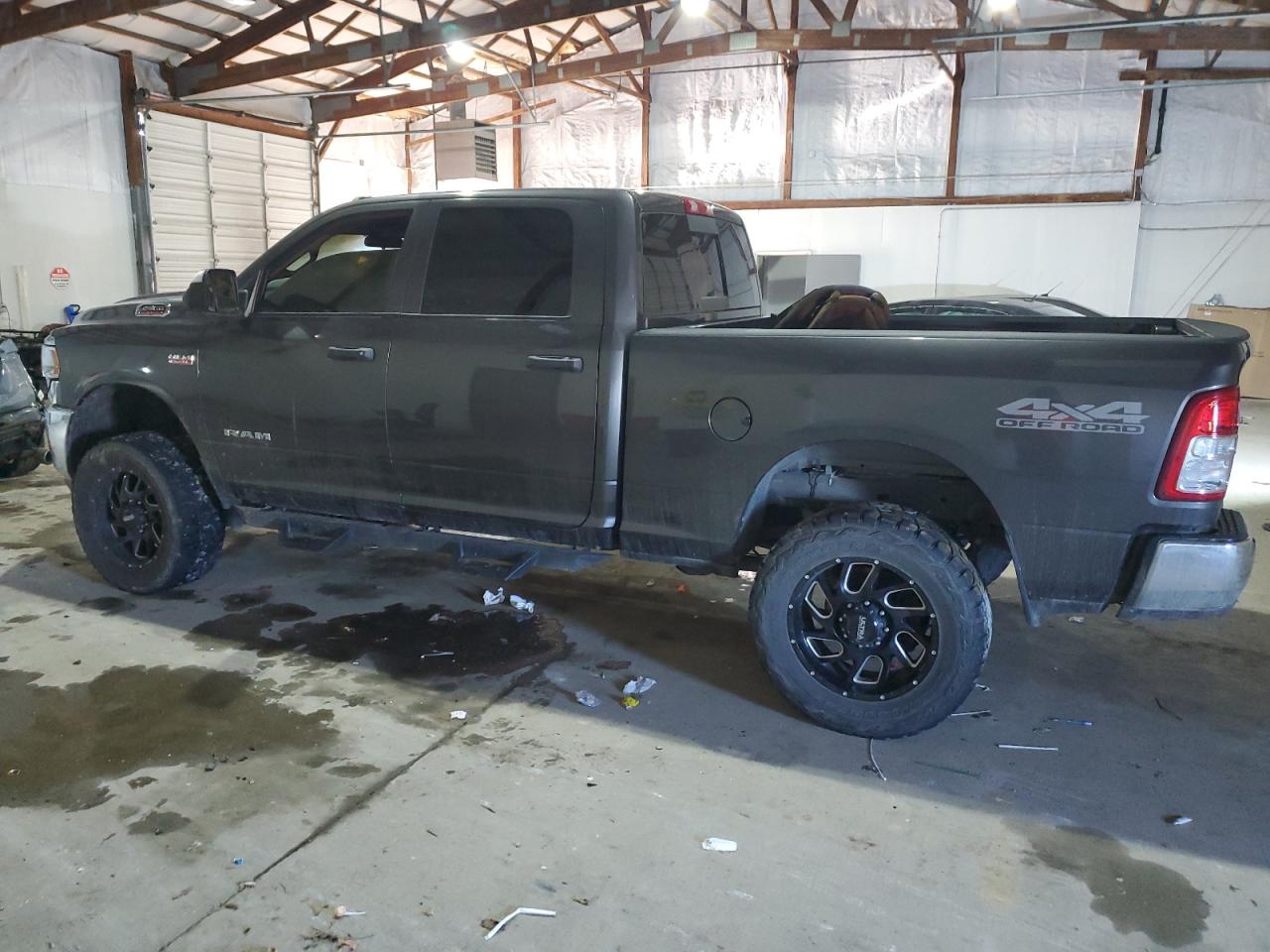 2020 RAM 2500 VIN 3C6UR5CJ3LG309395 Copart auction photo, vandalism / burn - interior damage thumbnail 2