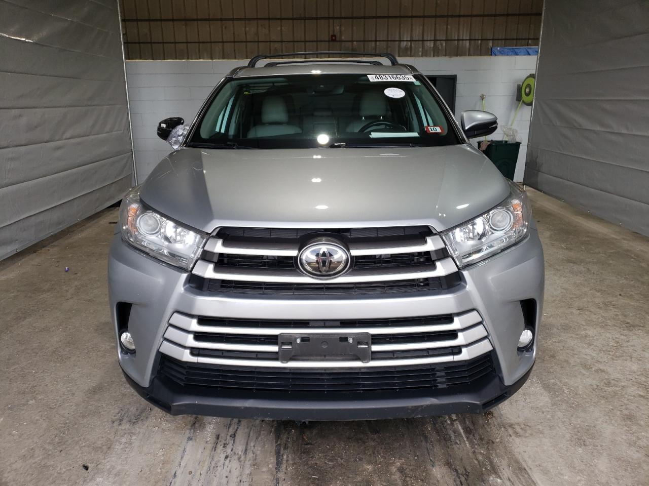 2018 Toyota Highlander VIN 5TDJZRFH6JS890305 Copart auction photo, top/roof / side damage thumbnail 5