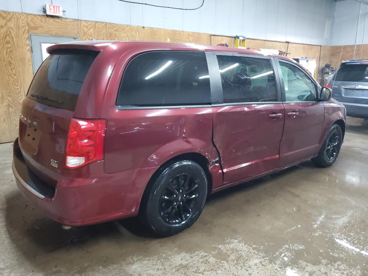 2019 Dodge Caravan VIN 2C4RDGEG0KR768788 Copart auction photo, side / minor dent/scratches damage thumbnail 3