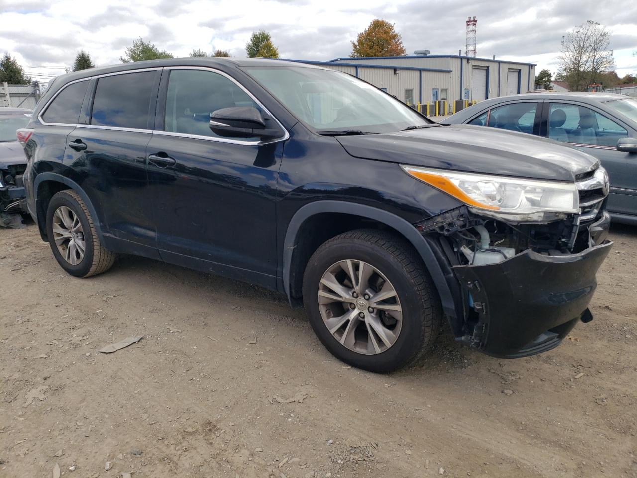 2014 Toyota Highlander VIN 5TDBKRFH3ES070133 Copart auction photo, front end / minor dent/scratches damage thumbnail 4