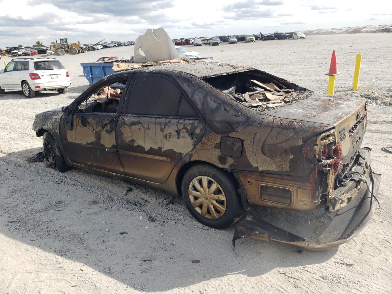 2005 Toyota Camry VIN 4T1BE30K95U001110 Copart auction photo, burn damage thumbnail 2