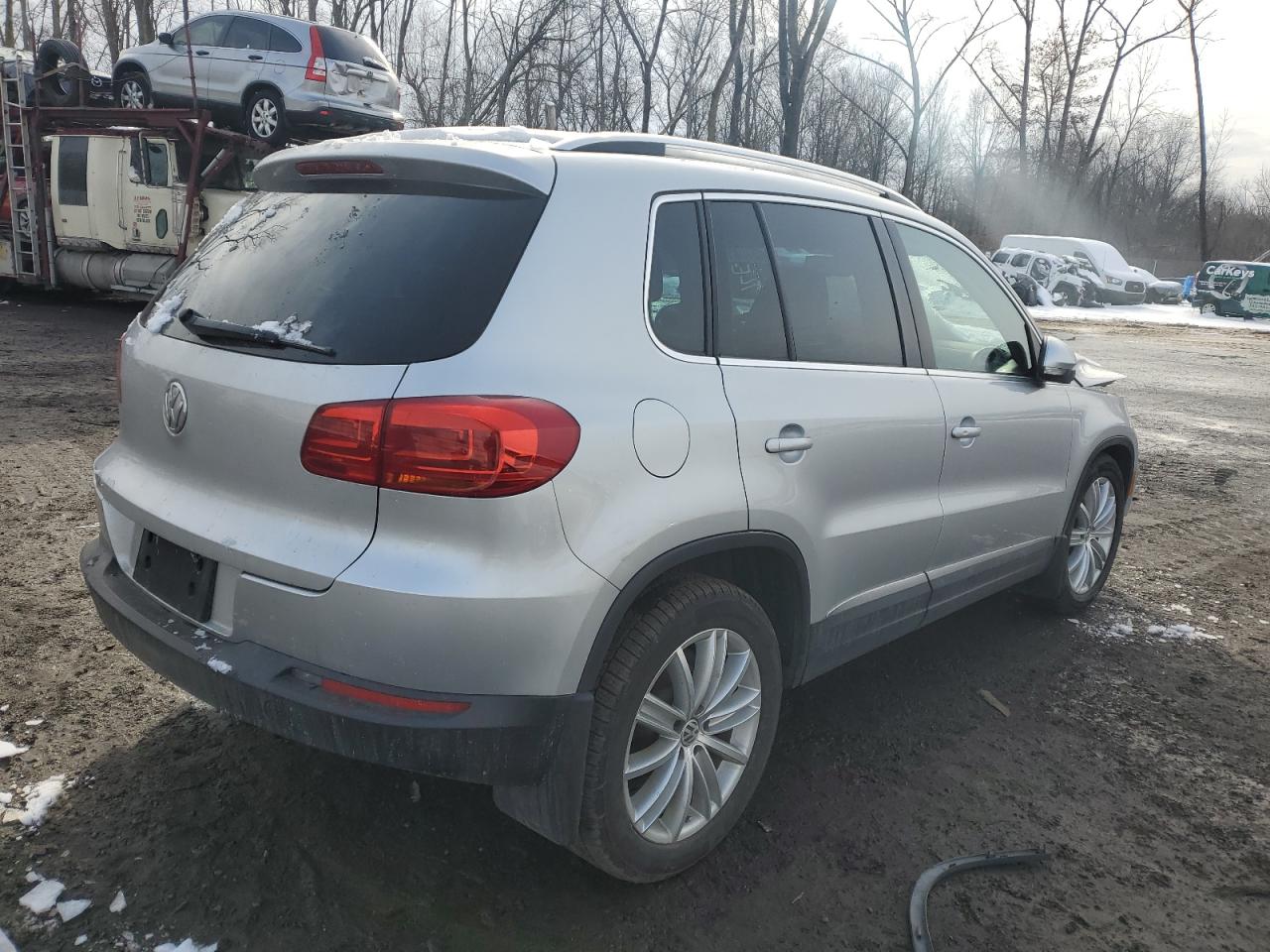 2016 Volkswagen Tiguan VIN WVGBV7AXXGW554423 Copart auction photo, front end damage thumbnail 3