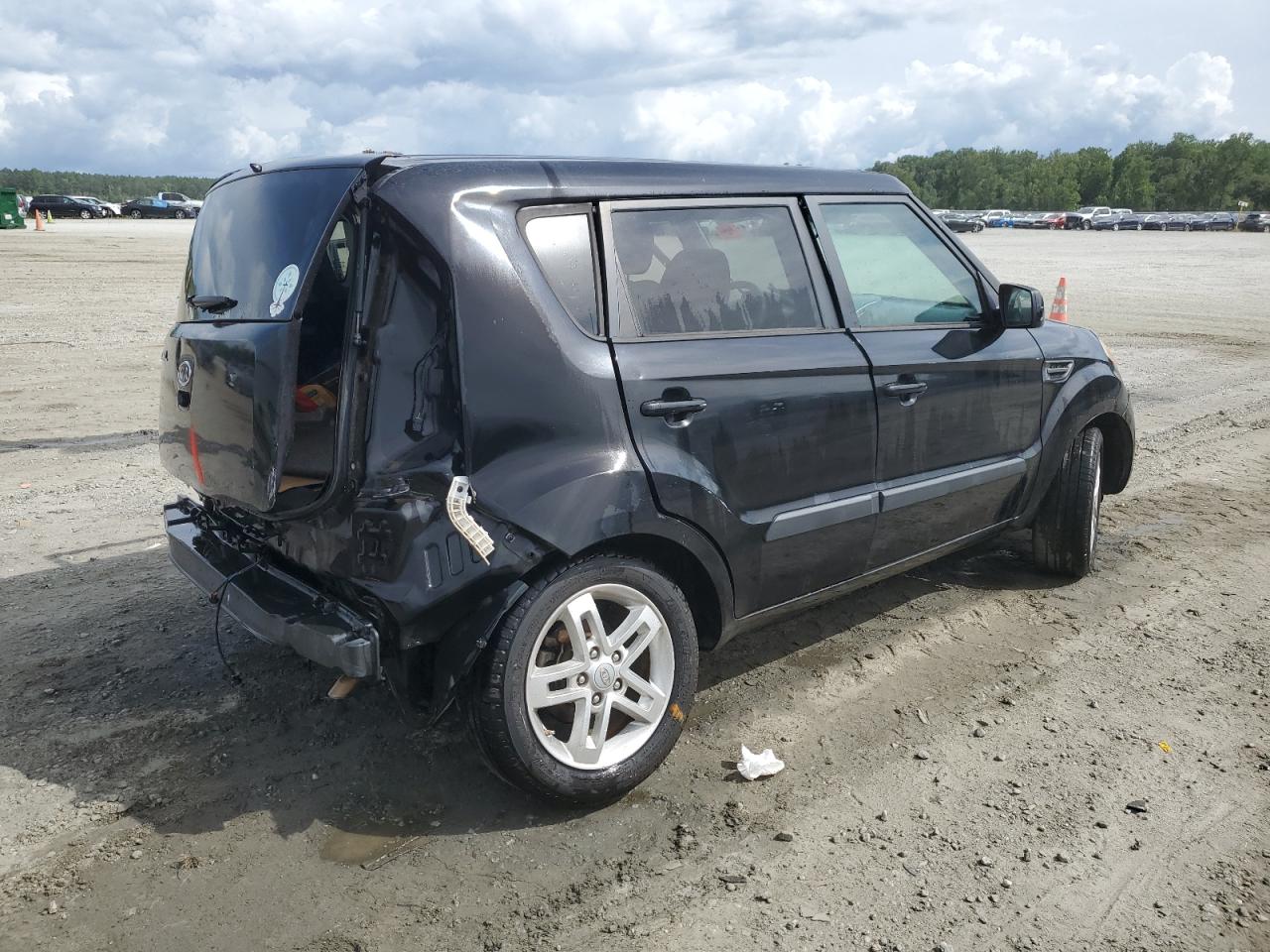 2011 KIA Soul VIN KNDJT2A27B7212606 Copart auction photo, all over damage thumbnail 3