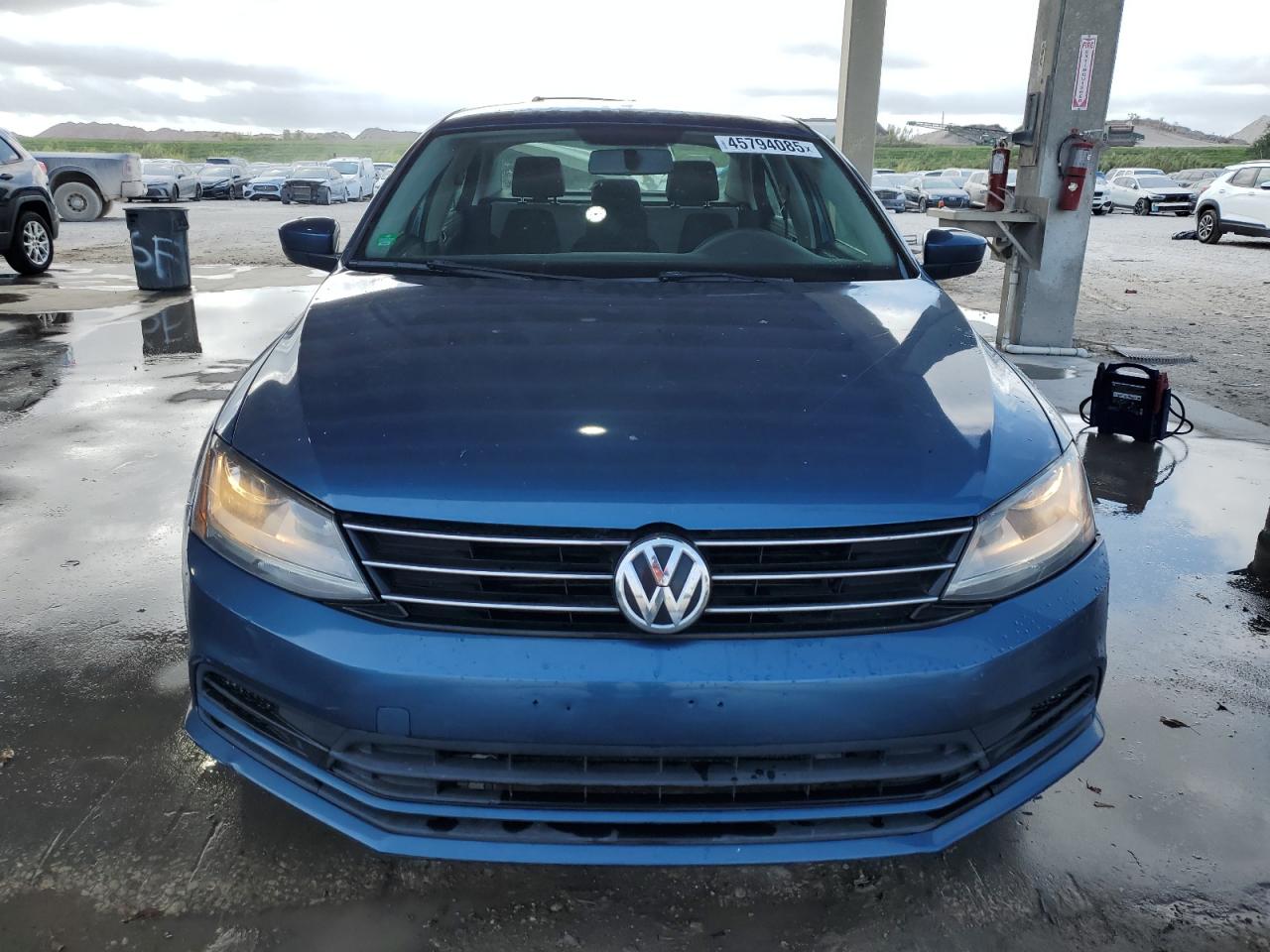 2017 Volkswagen Jetta VIN 3VW2B7AJ3HM267156 Copart auction photo, mechanical / minor dent/scratches damage thumbnail 5