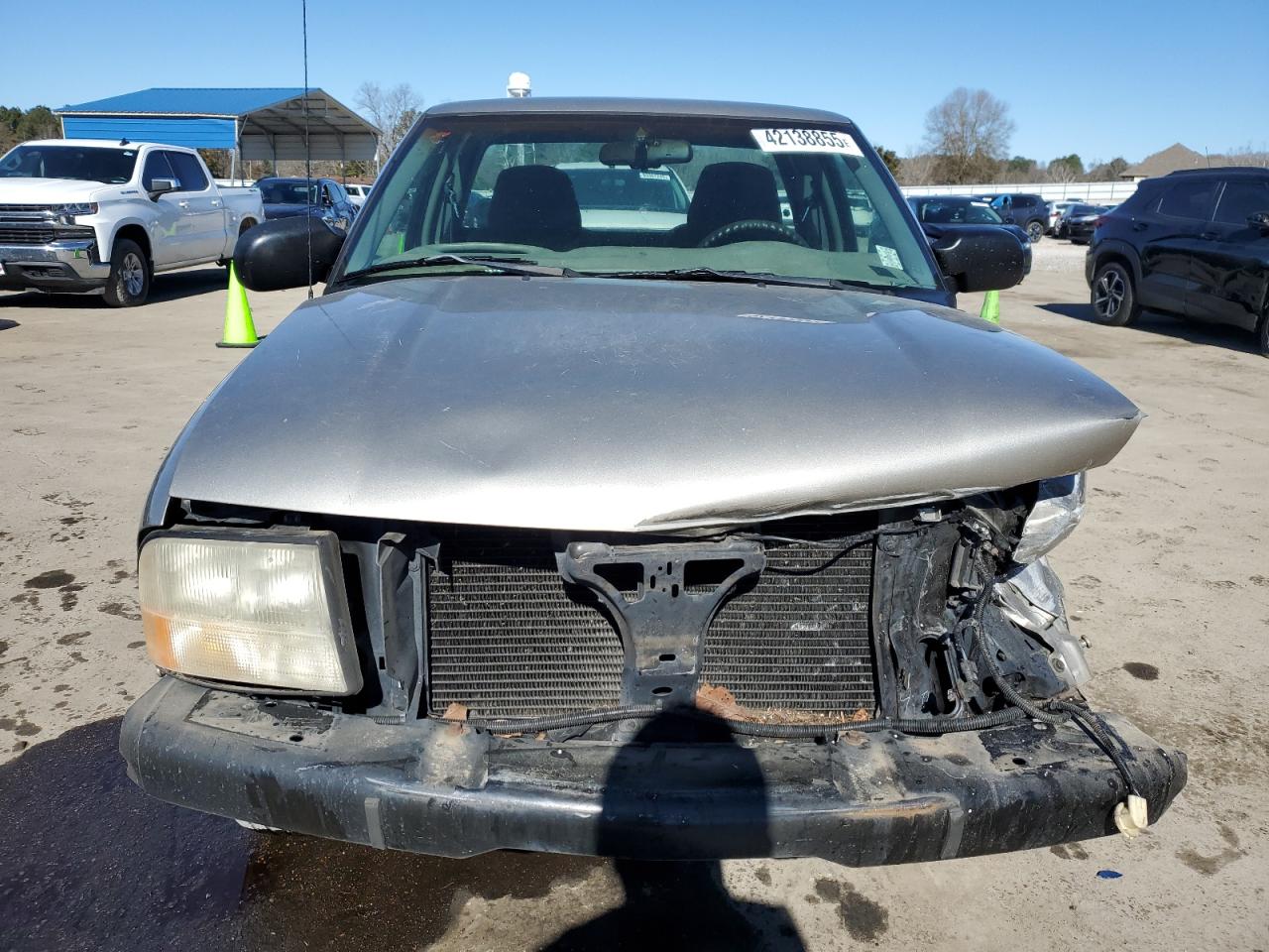 1999 GMC Sonoma VIN 1GTCS19X9X8508119 Copart auction photo, front end / all over damage thumbnail 5