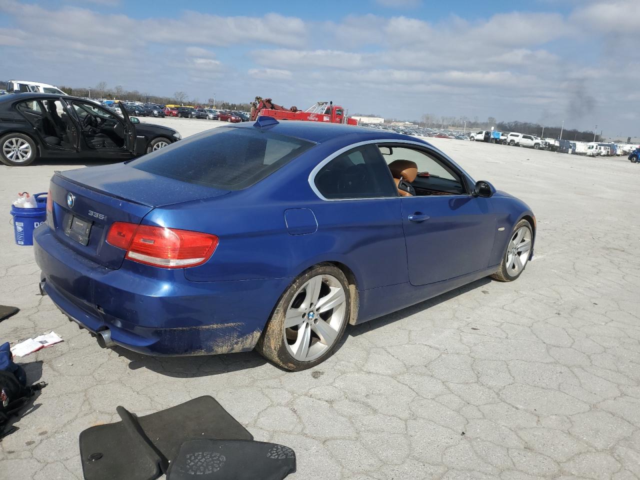 2007 BMW 3er VIN WBAWB73597P033078 Copart auction photo, undercarriage damage thumbnail 3