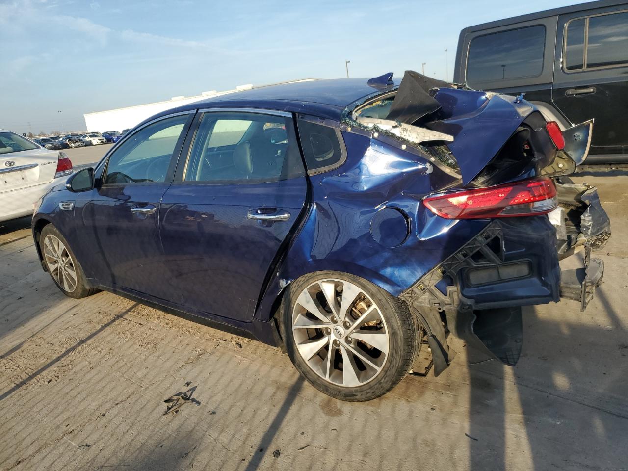 2018 KIA Optima VIN 5XXGT4L31JG254321 Copart auction photo, rear end damage thumbnail 2