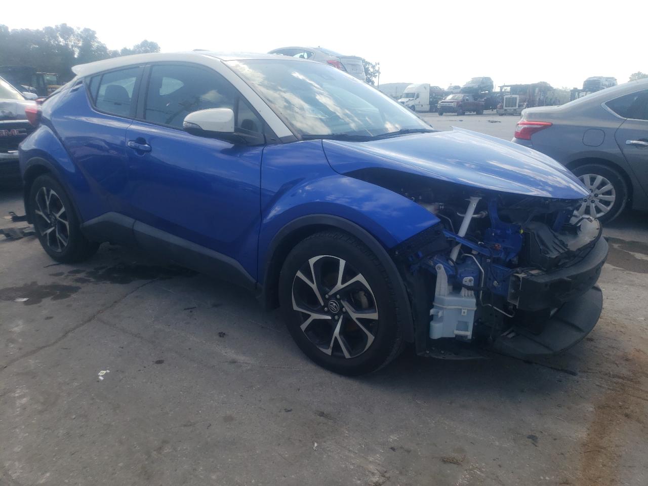 2018 Toyota C-HR VIN NMTKHMBX0JR063051 Copart auction photo, front end / side damage thumbnail 4
