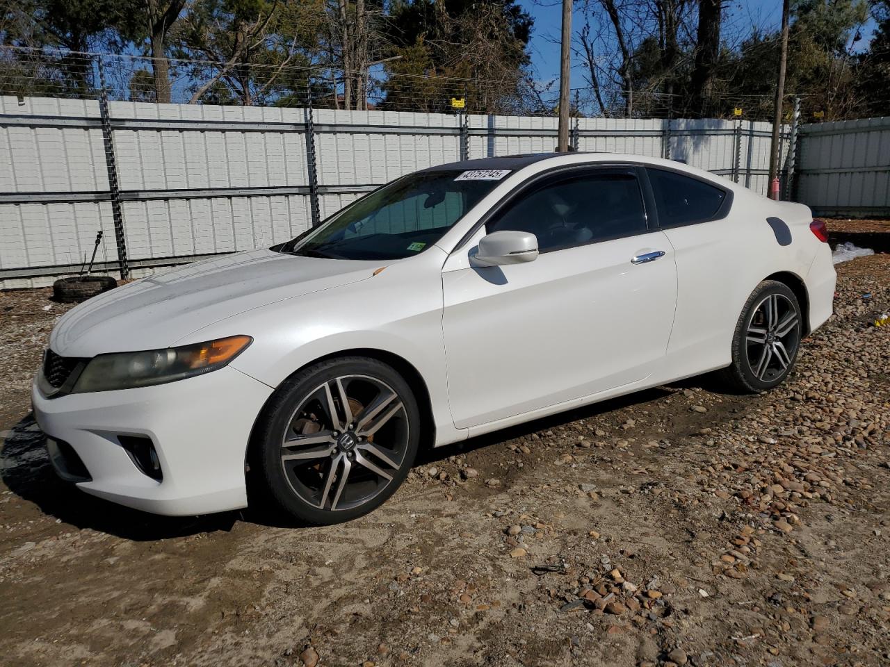 2014 Honda Accord VIN 1HGCT1B86EA003811 - Copart auction photo