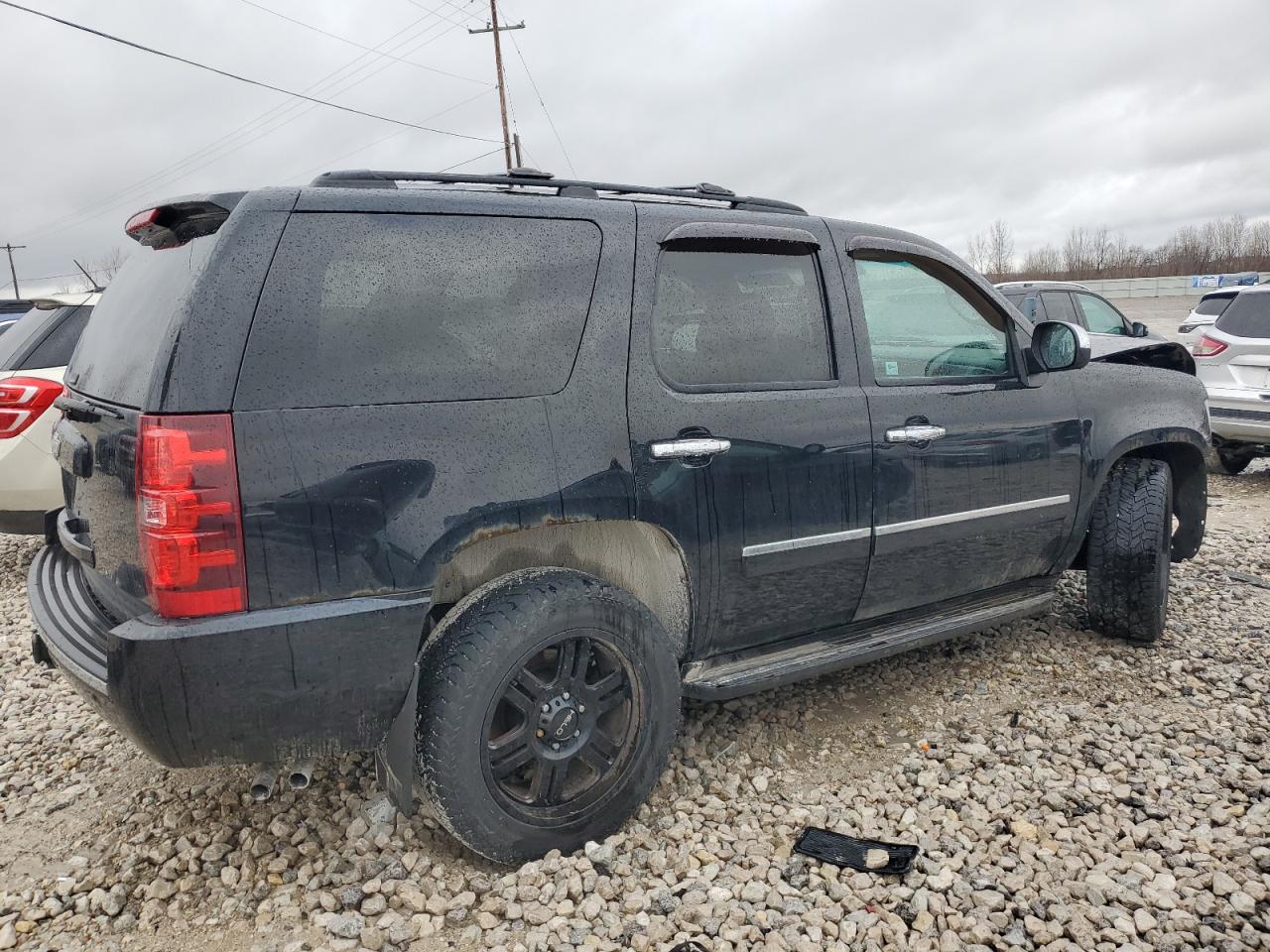 2011 Chevrolet Tahoe VIN 1GNSKCE06BR316943 Copart auction photo, front end damage thumbnail 3