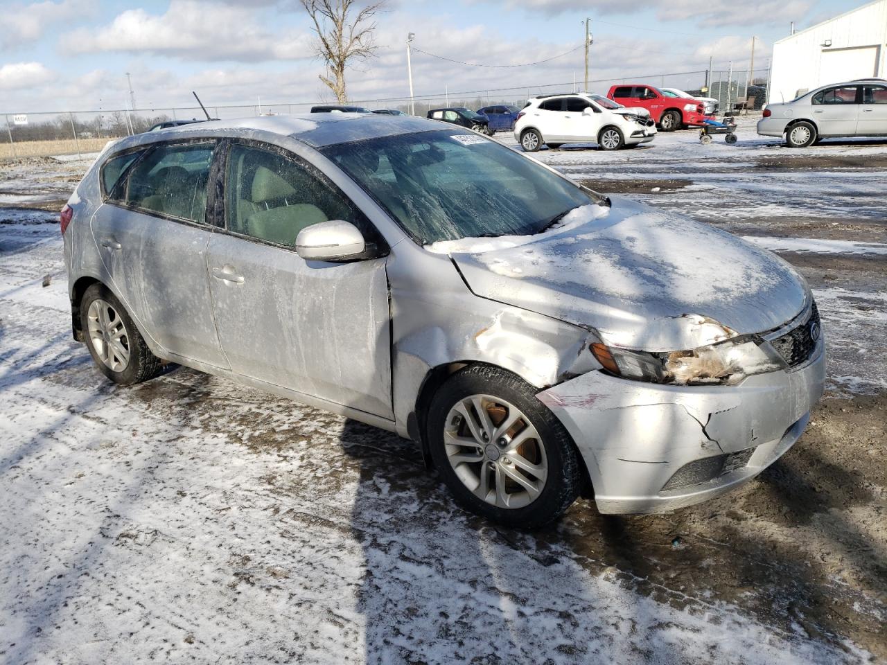 2012 KIA Forte VIN KNAFU5A25C5568163 Copart auction photo, front end / minor dent/scratches damage thumbnail 4