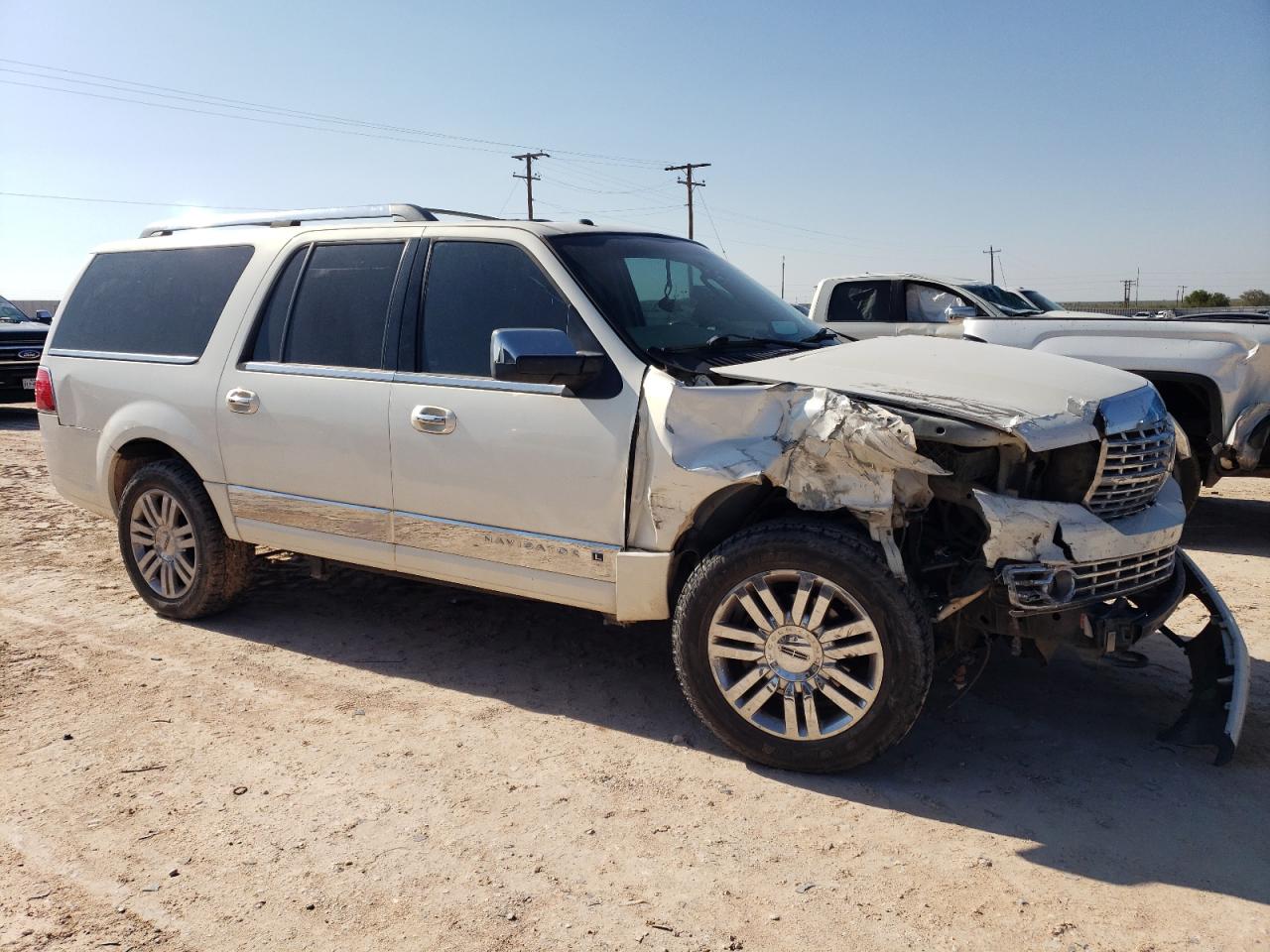 2007 Lincoln Navigator VIN 5LMFL27577LJ10009 Copart auction photo, front end damage thumbnail 4