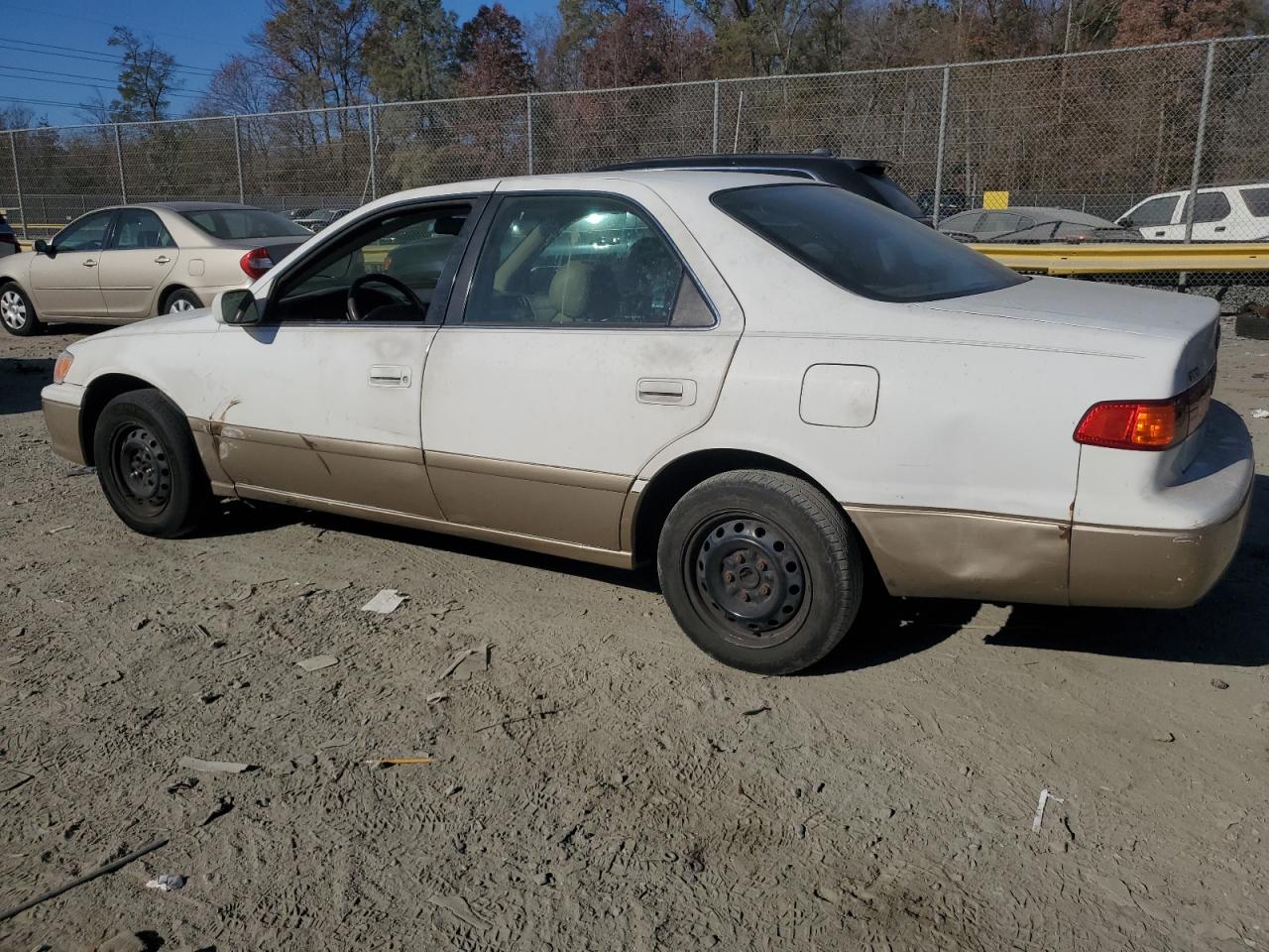 2000 Toyota Camry VIN 4T1BG22K5YU954080 Copart auction photo, front end / side damage thumbnail 2